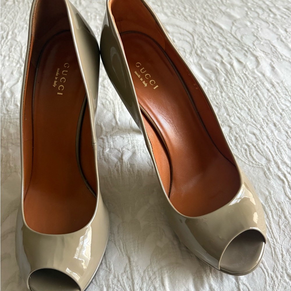 Gucci Women's Beige Peep Toe Heels